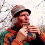 Photo d'Alain Renaux, ethnobotaniste, auteur du Savoir en herbe et de l'enfant de l'alpe Photo d'Alain Renaux, ethnobotaniste, auteur du Savoir en herbe et de l'enfant de l'alpe